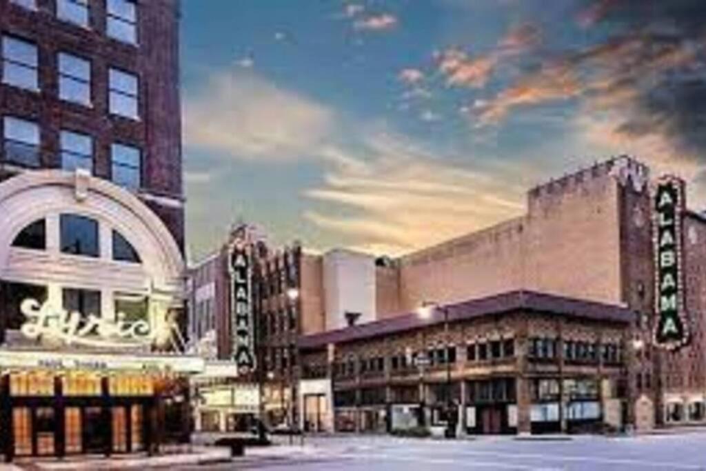 Trendy Condo! Close To Everthing Downtown Birmingham Exterior foto
